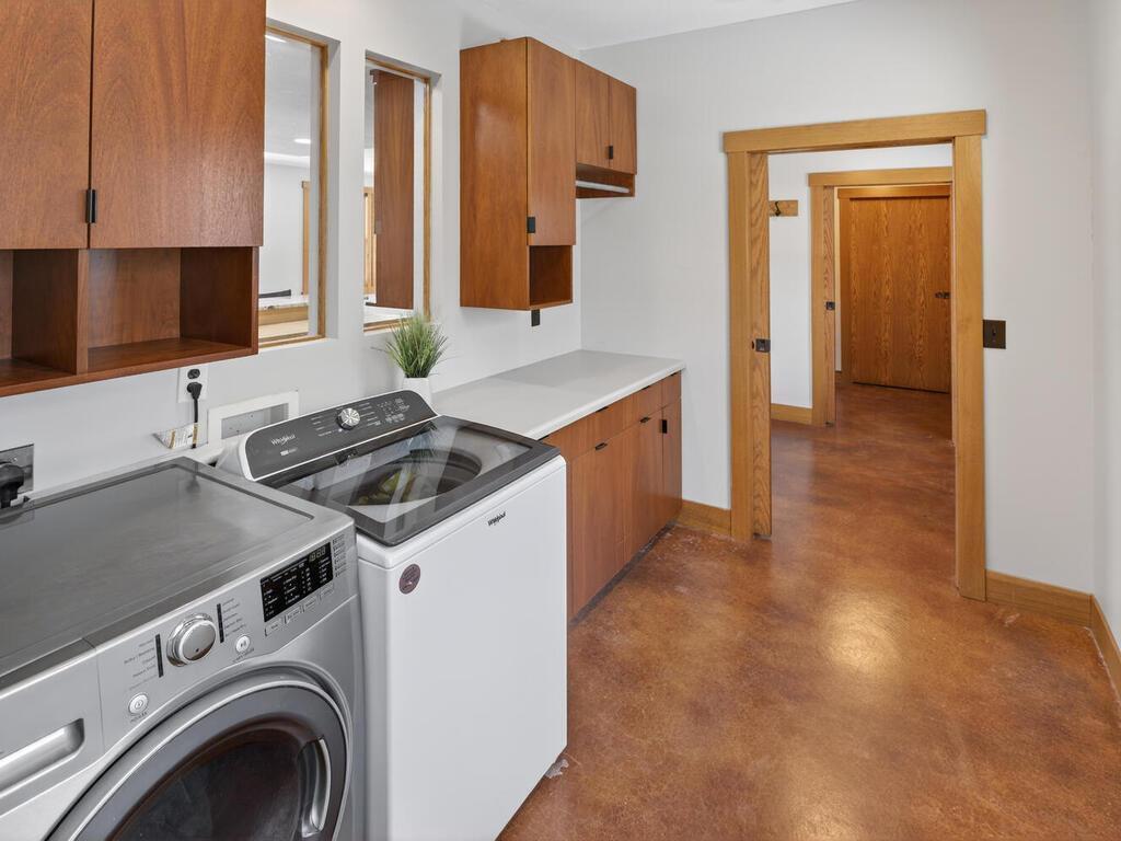 Convenient main floor laundry off foyer and mud room areas 34290 Lanesboro Ct North Branch MN 55056 USA-055-058-053-MLS_Size.jpg