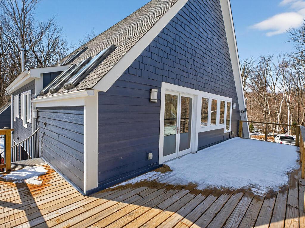 Evening Relaxation Spot: Ideal for unwinding after a long day 34290 Lanesboro Ct North Branch MN 55056 USA-018-056-019-MLS_Size.jpg