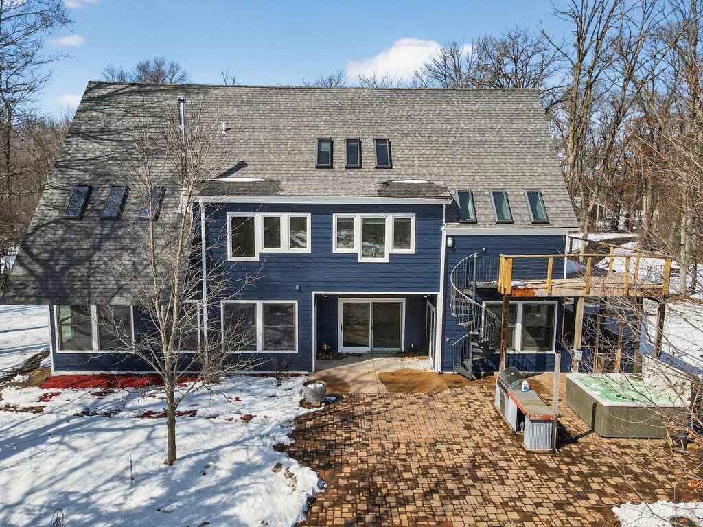 Exterior Curb Appeal: Updated siding from 2019 34290 Lanesboro Ct North Branch MN 55056 USA-011-061-005-MLS_Size.jpg