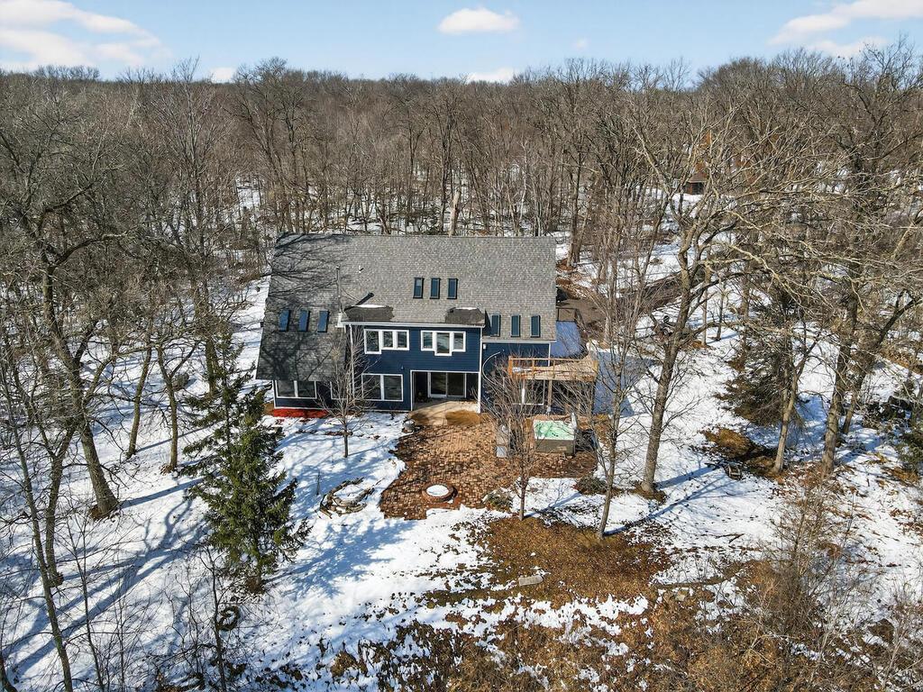 Natural Landscape Setting: Surrounded by mature trees a nice blend of deciduous and pine trees 34290 Lanesboro Ct North Branch MN 55056 USA-010-017-011-MLS_Size.jpg