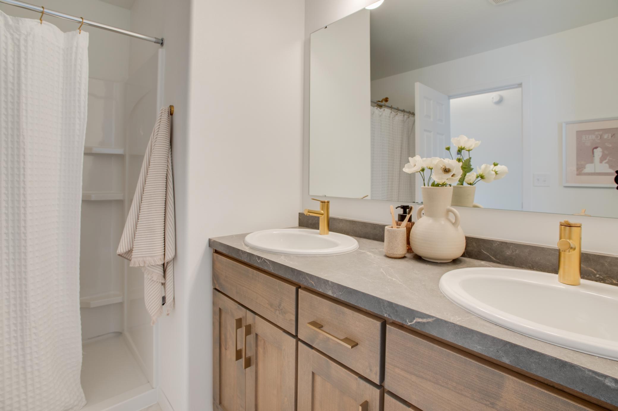 6737 32nd St S Fargo