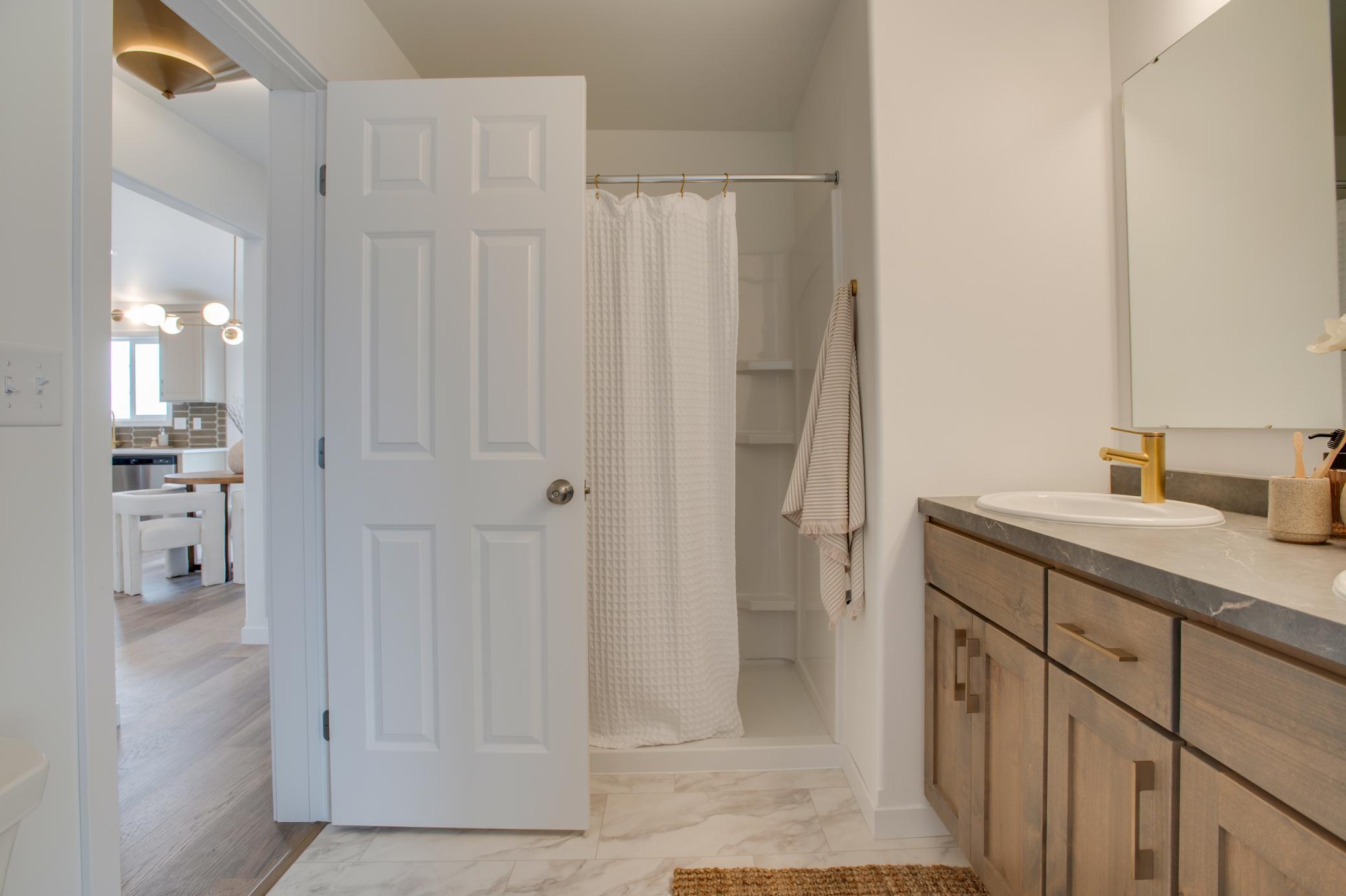 6737 32nd St S Fargo