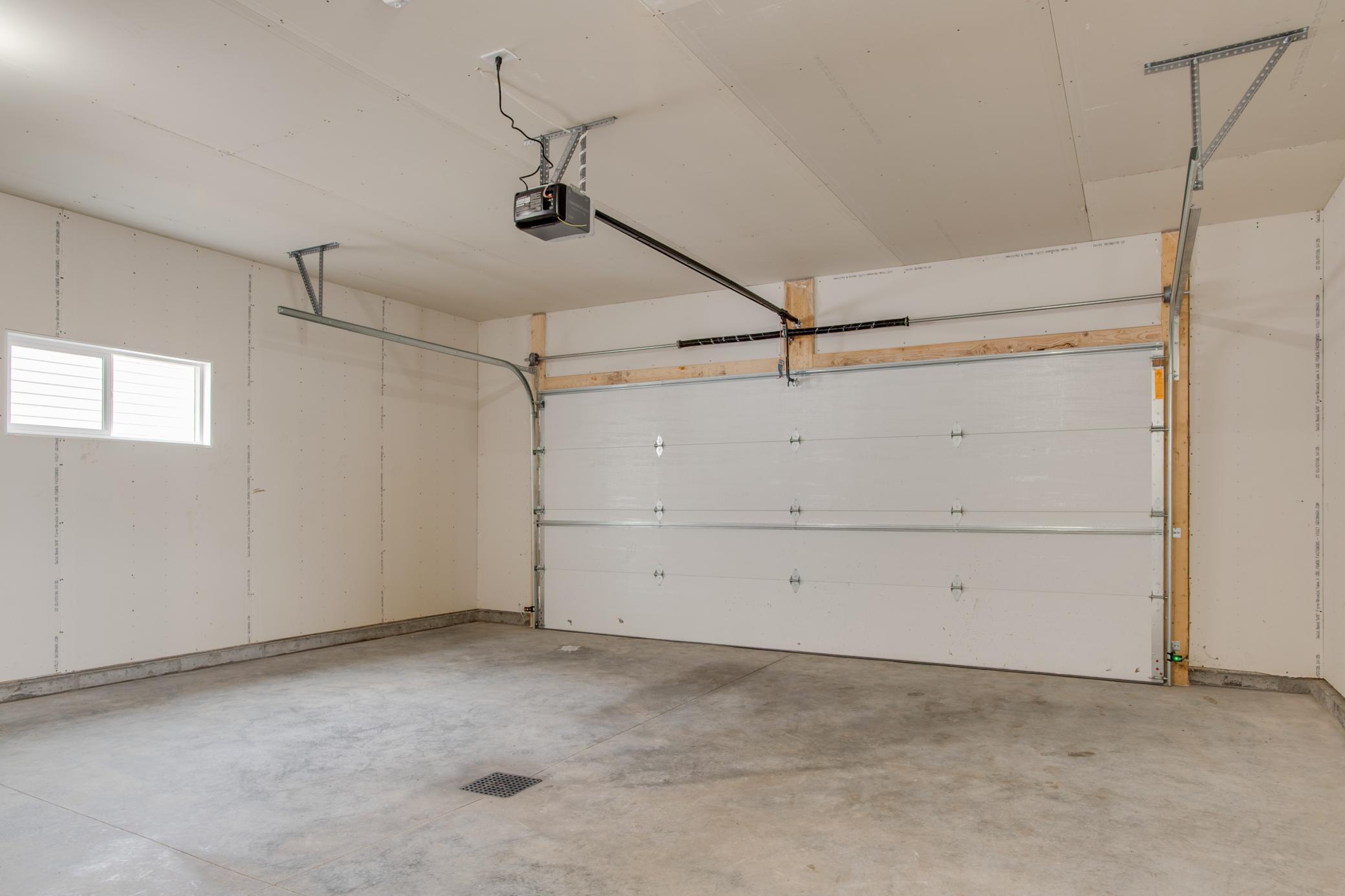 6737 32nd St S Fargo