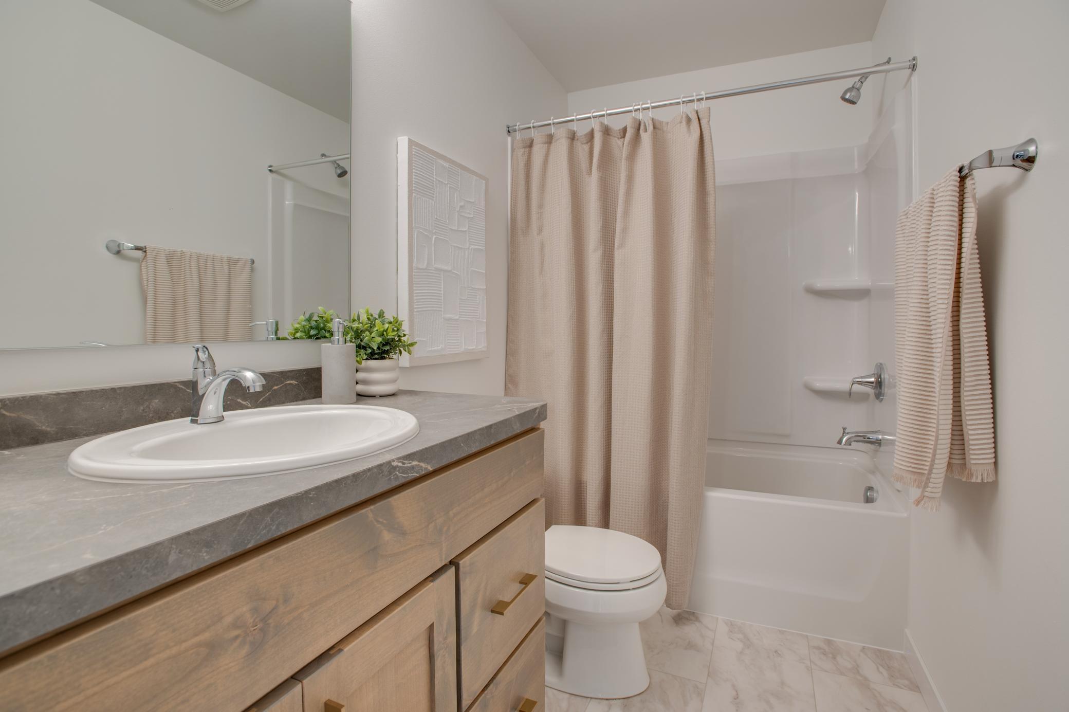 6737 32nd St S Fargo