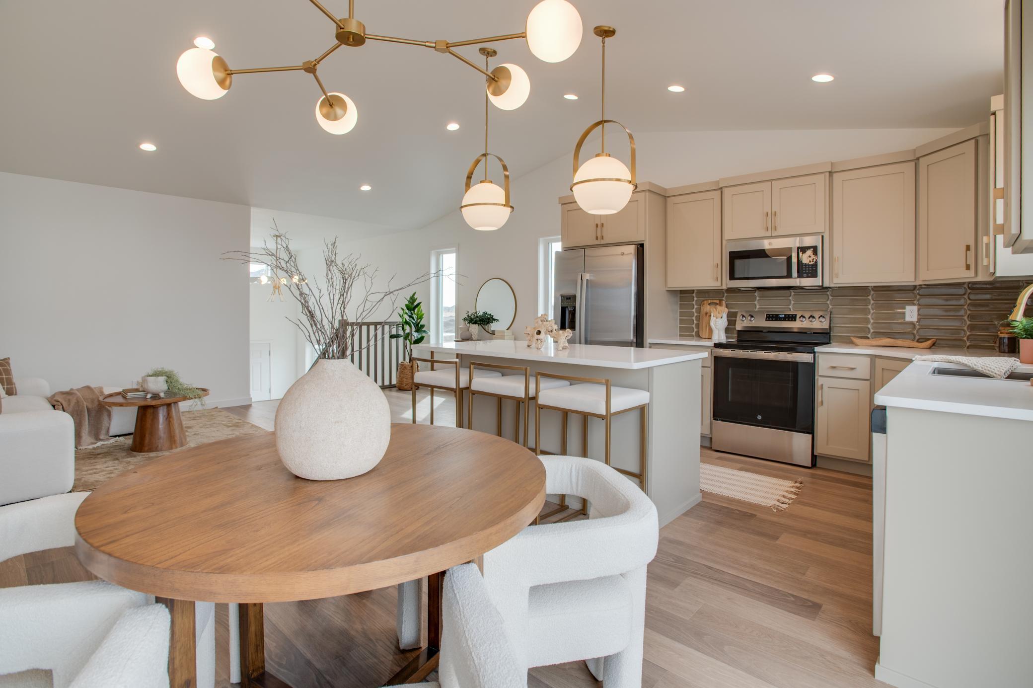 6737 32nd St S Fargo