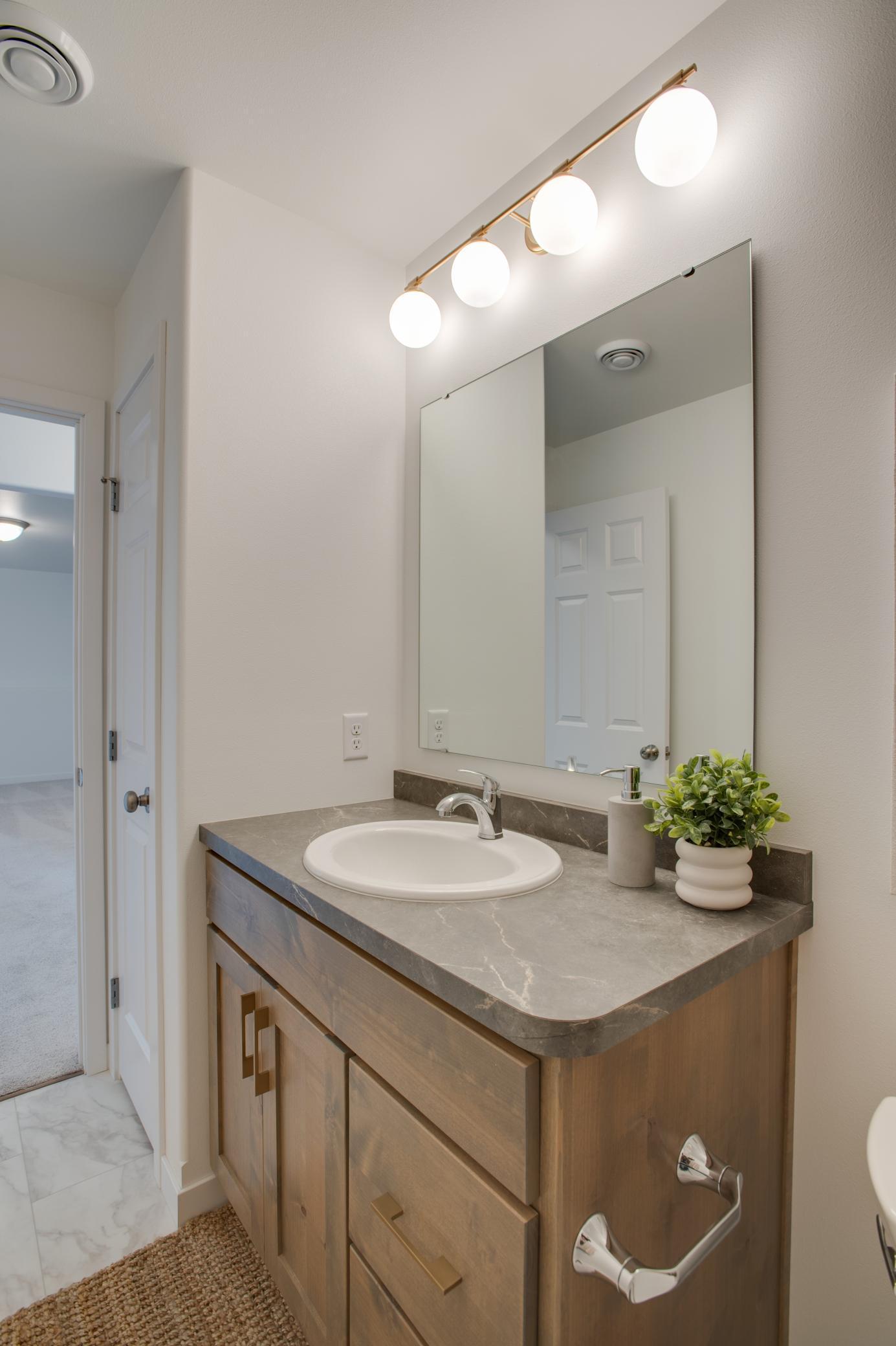 6737 32nd St S Fargo