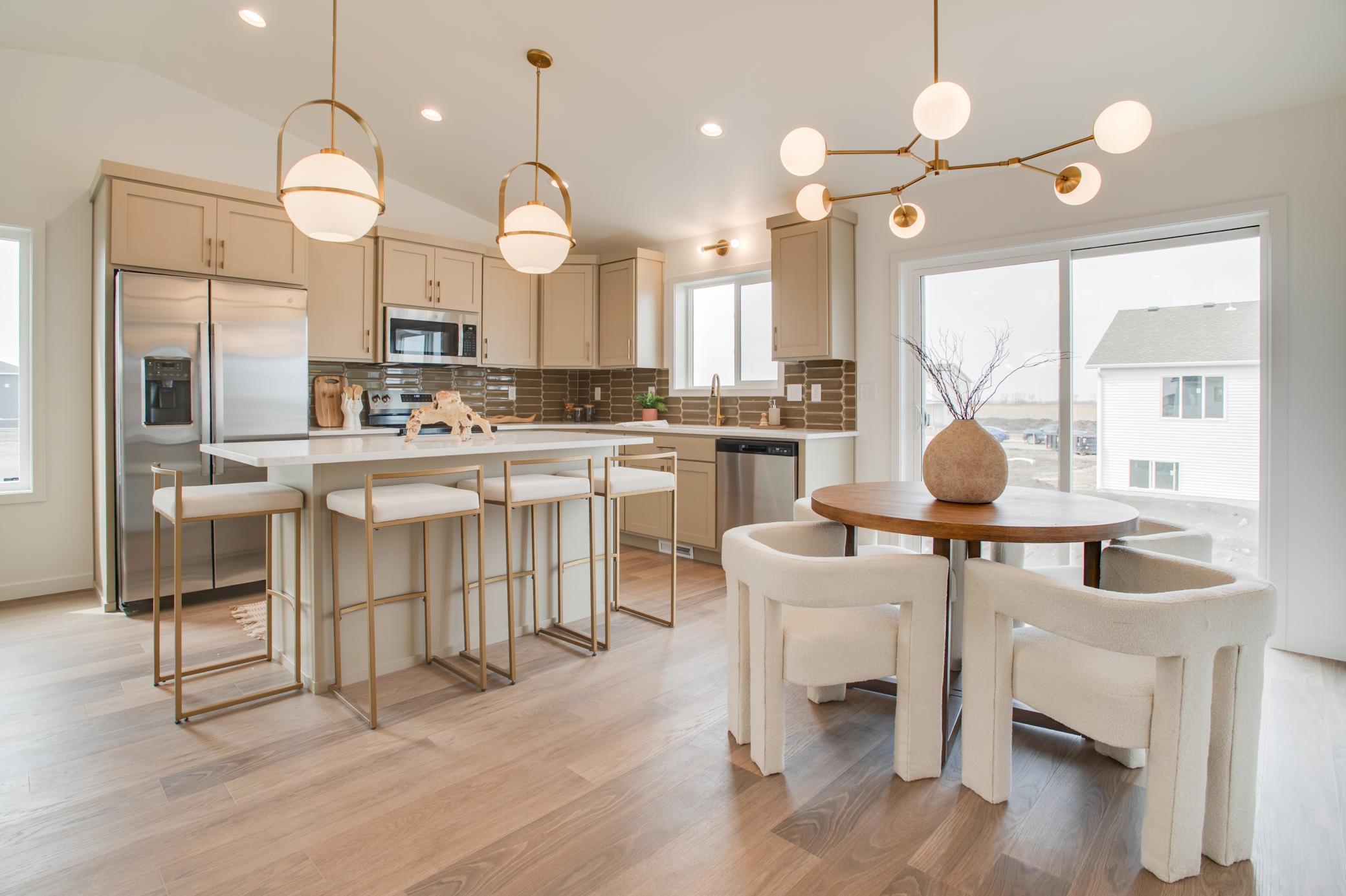 6737 32nd St S Fargo