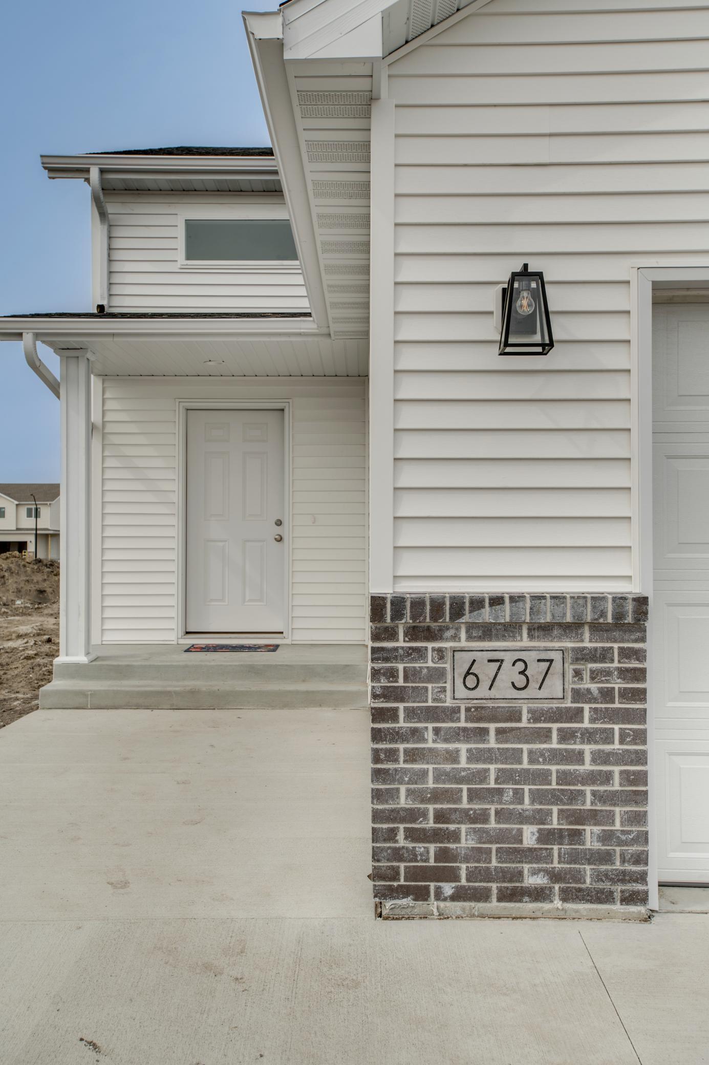 6737 32nd St S Fargo