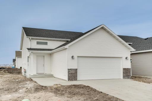 6737 32 Street S, Fargo, ND 58104
