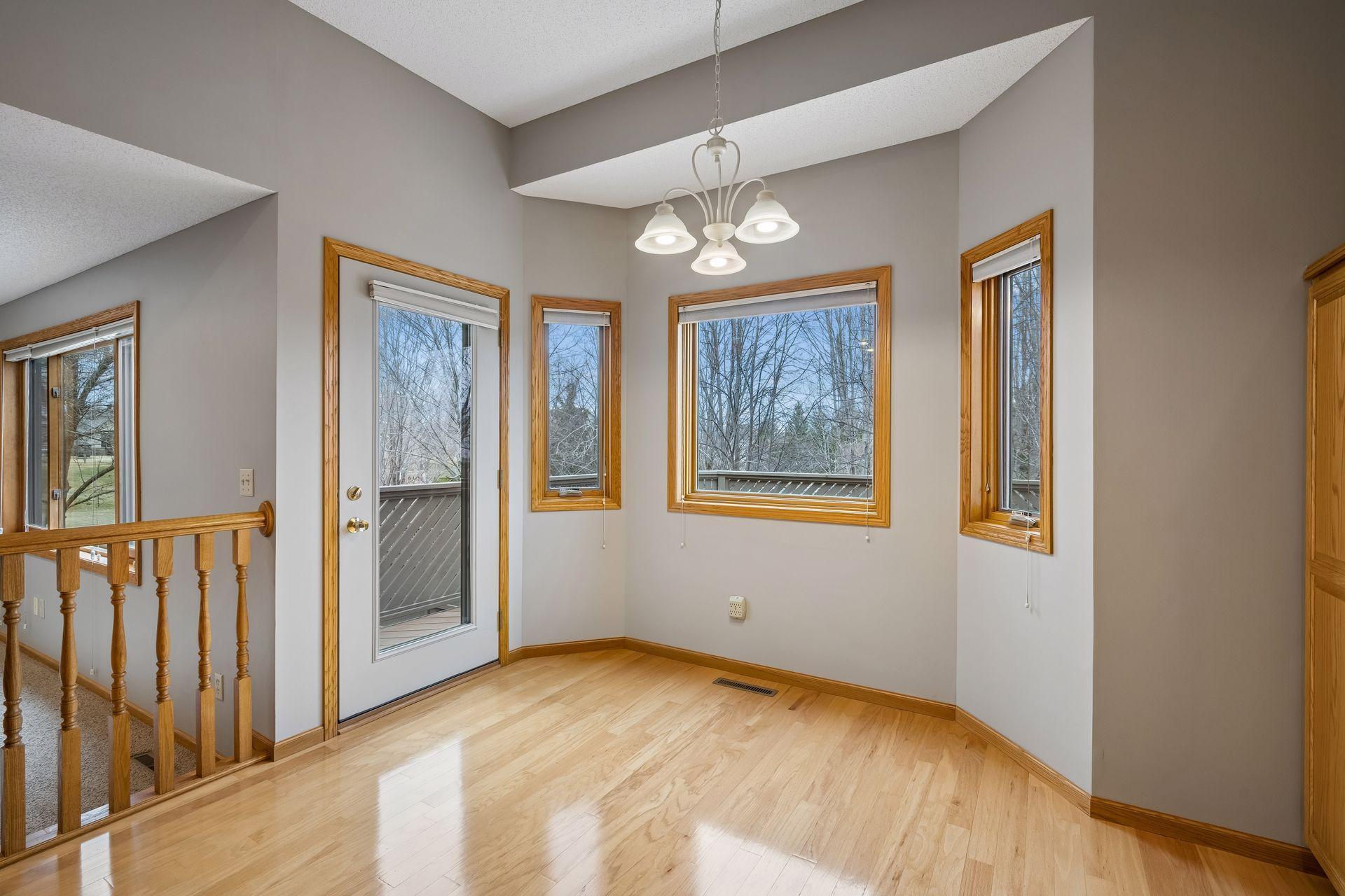 Eat in kitchen dining area