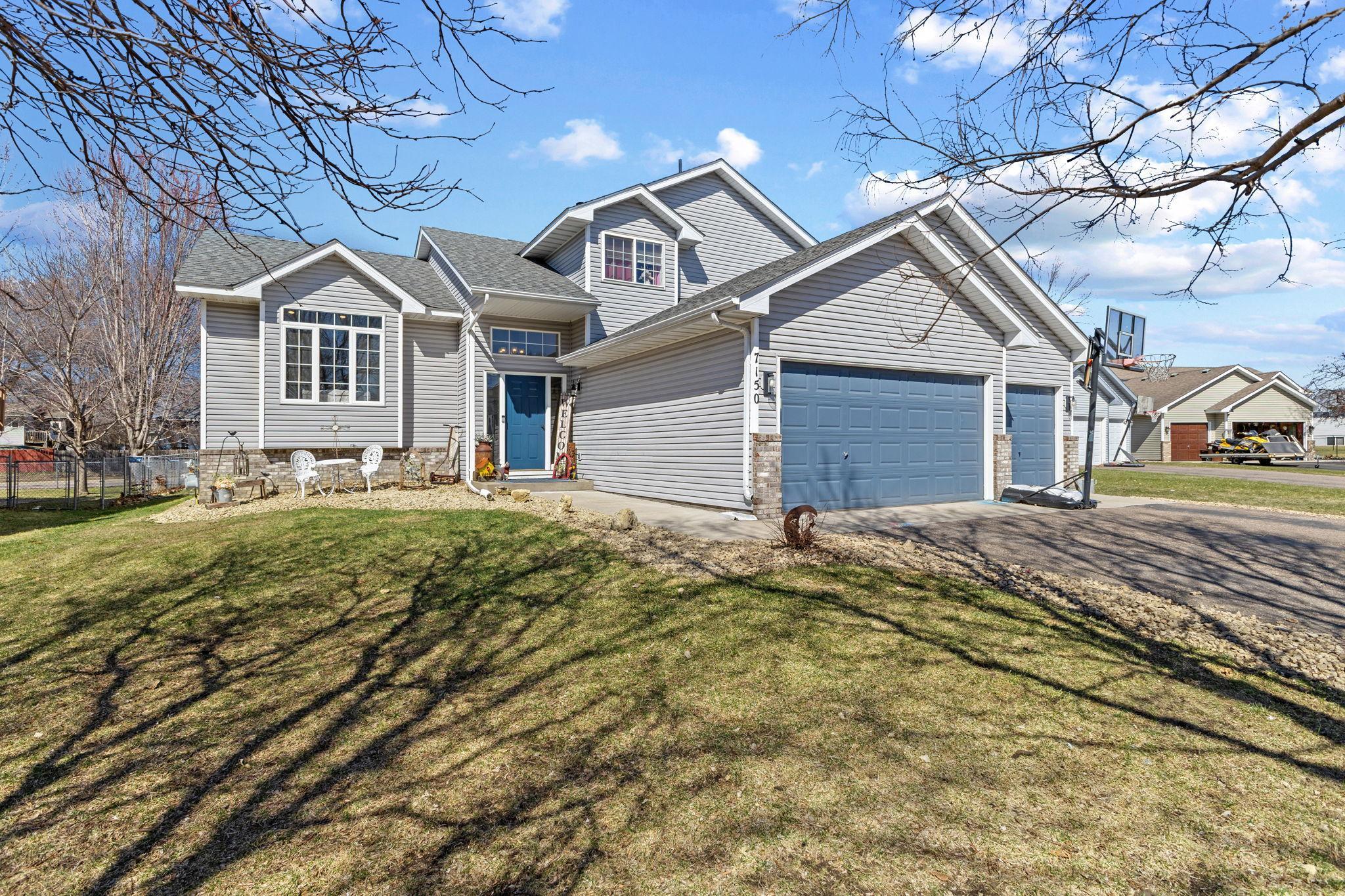 Welcome to 7150 96th St S in Cottage Grove!