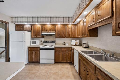 5706 W 98 1/2 Street, Minneapolis, MN 55437