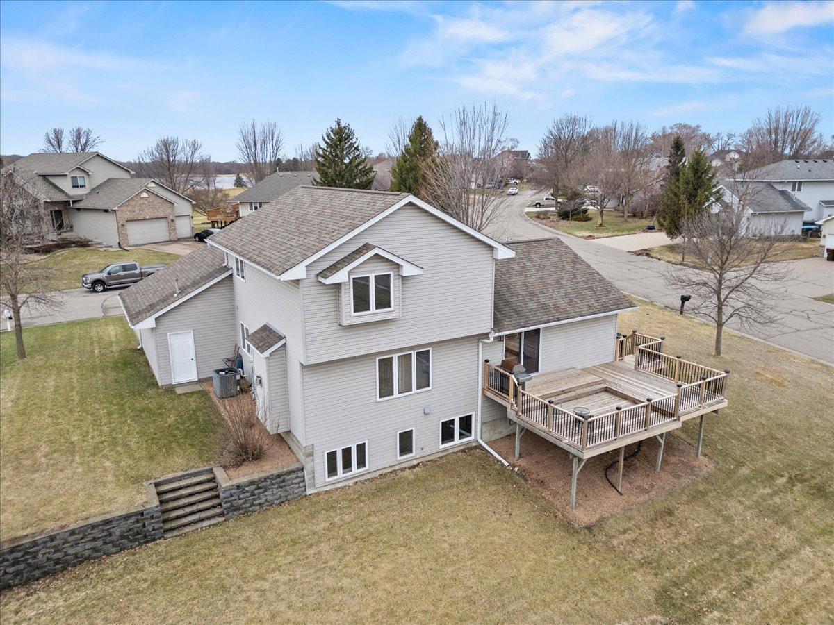 2 Tier Deck with access to the backyard