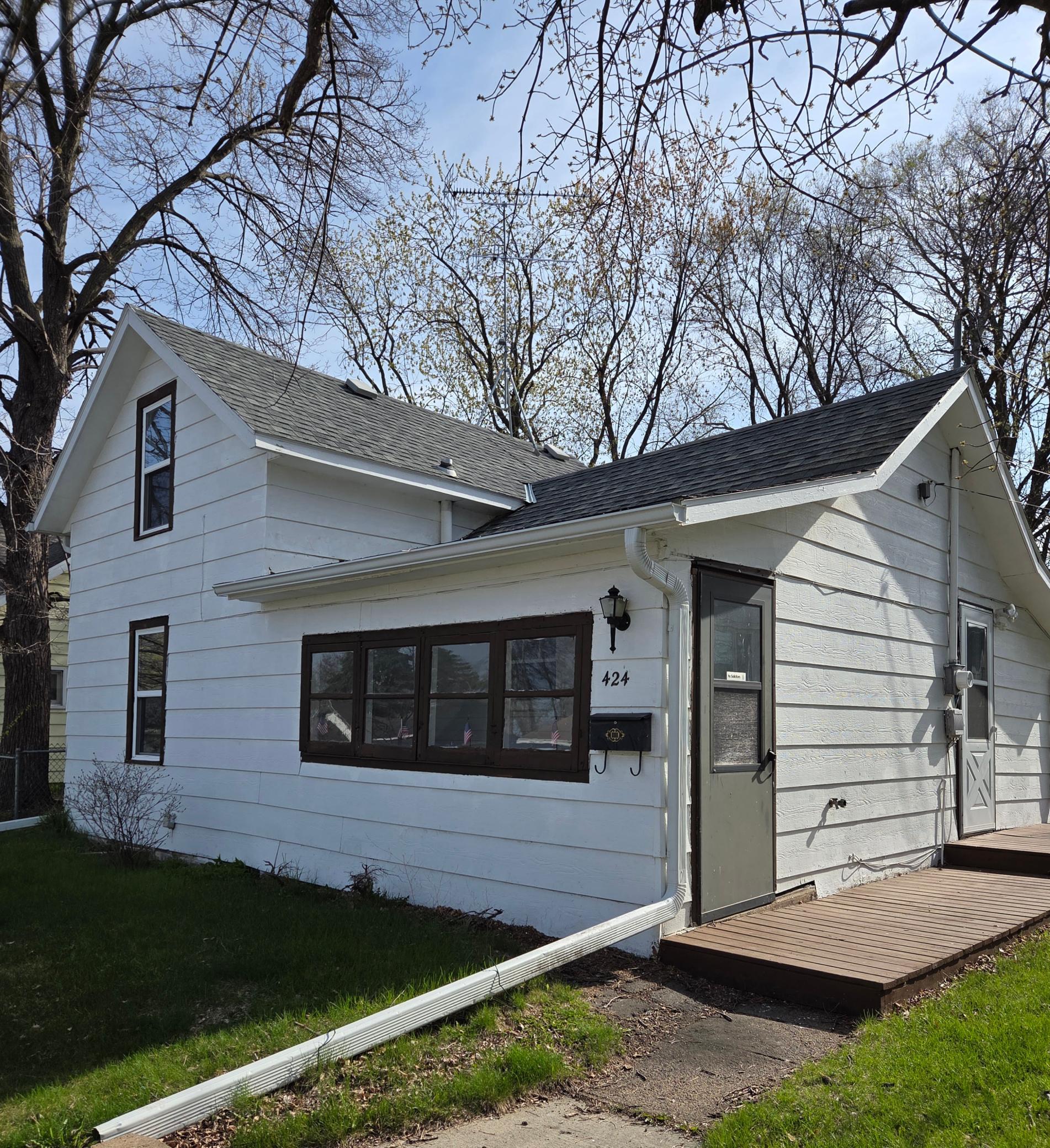 424 front porch.jpg