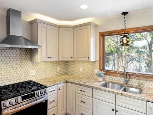 6868 Stonewood Court, Eden Prairie, MN 55346