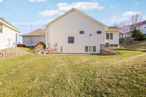 The sprawling side yard view, perfect for your family and friends to swing by and enjoy the day OUTSIDE here!