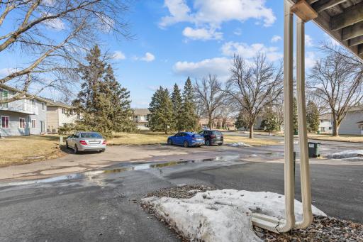 975 Pondview Court, Saint Paul, MN 55127