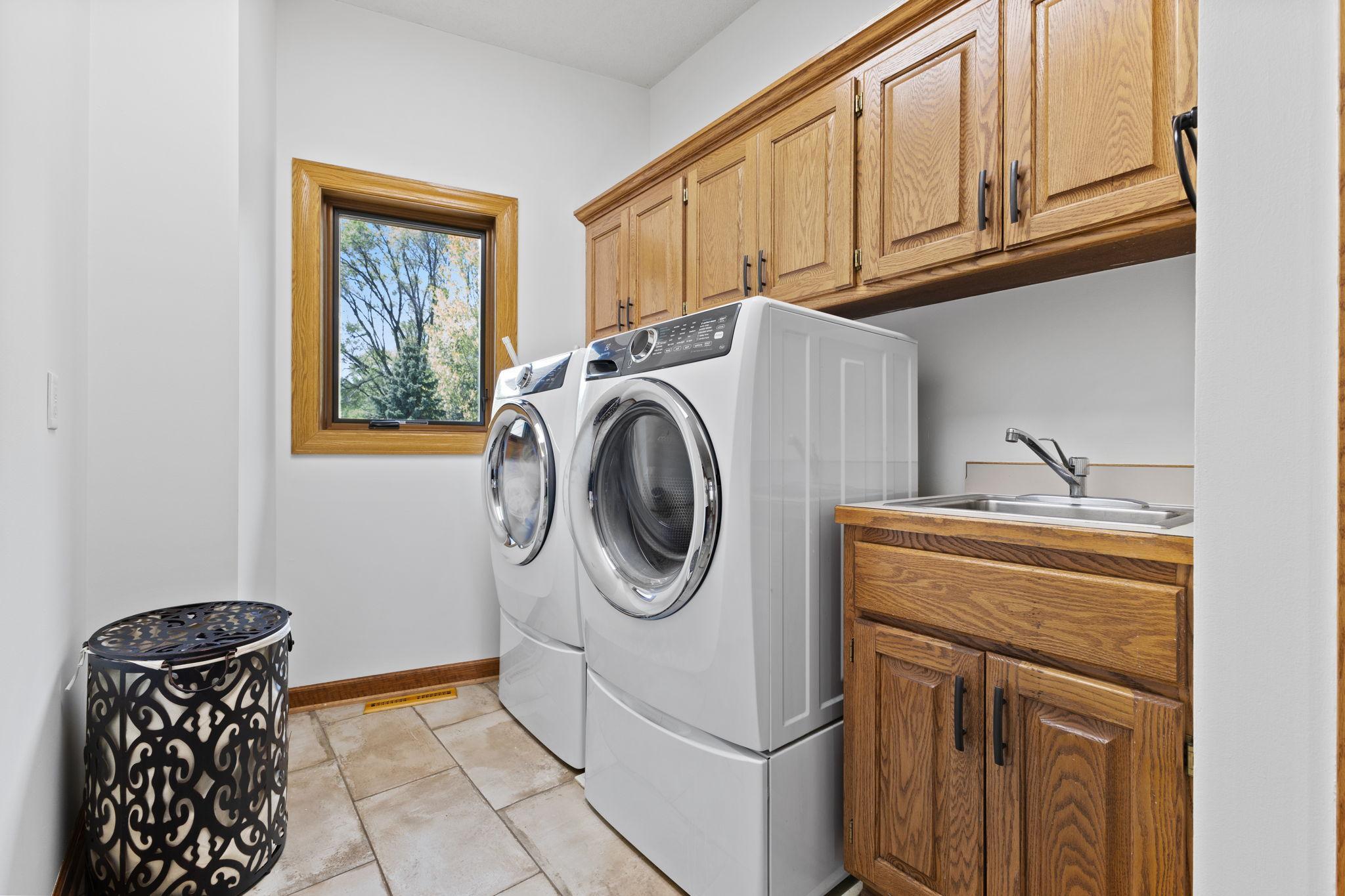Plenty of storage space for your everyday essentials.