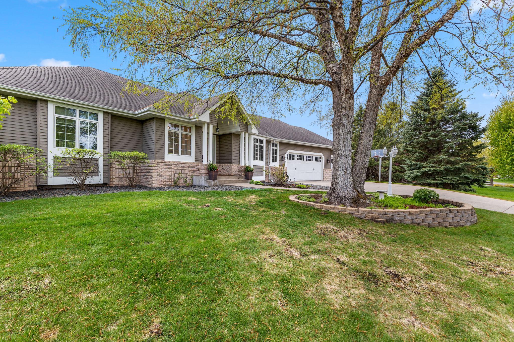 Vivid Spaces_ 652 136th Ln NE_02.jpg