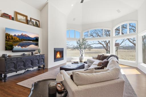 1000 Old Crystal Bay Road S, Wayzata, MN 55391