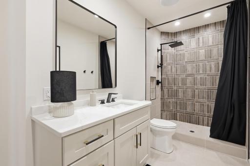 1000 Old Crystal Bay Road S, Wayzata, MN 55391