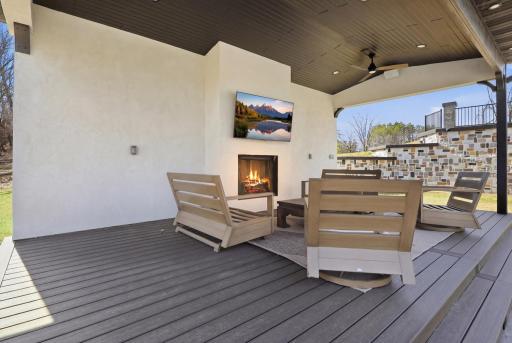 1000 Old Crystal Bay Road S, Wayzata, MN 55391