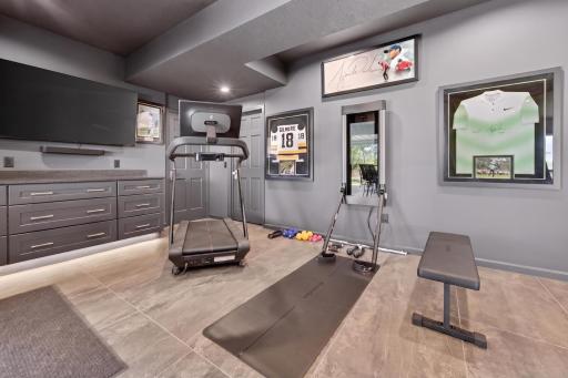 1000 Old Crystal Bay Road S, Wayzata, MN 55391