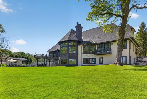 1000 Old Crystal Bay Road S, Wayzata, MN 55391