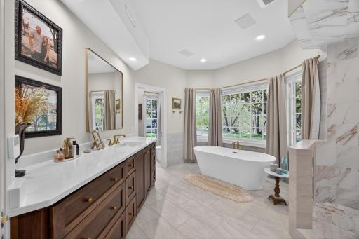 1000 Old Crystal Bay Road S, Wayzata, MN 55391