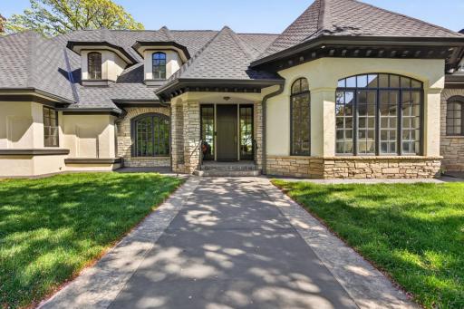 1000 Old Crystal Bay Road S, Wayzata, MN 55391