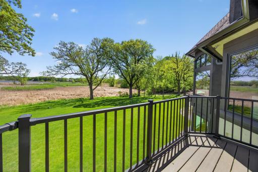 1000 Old Crystal Bay Road S, Wayzata, MN 55391