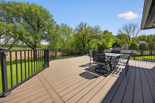 1000 Old Crystal Bay Road S, Wayzata, MN 55391