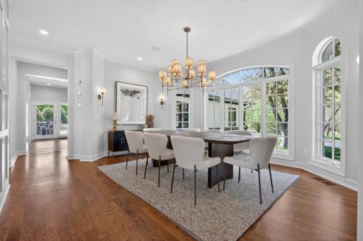 1000 Old Crystal Bay Road S, Wayzata, MN 55391