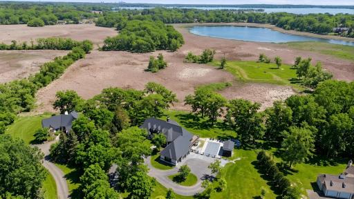 1000 Old Crystal Bay Road S, Wayzata, MN 55391