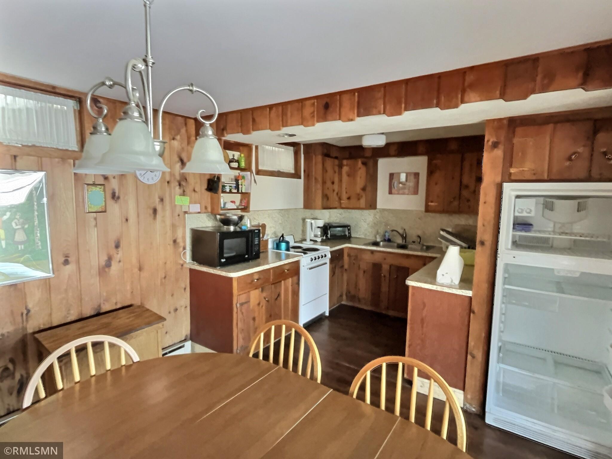 This kitchen has all the amenities to prepare meals for entertaining at the Lake.