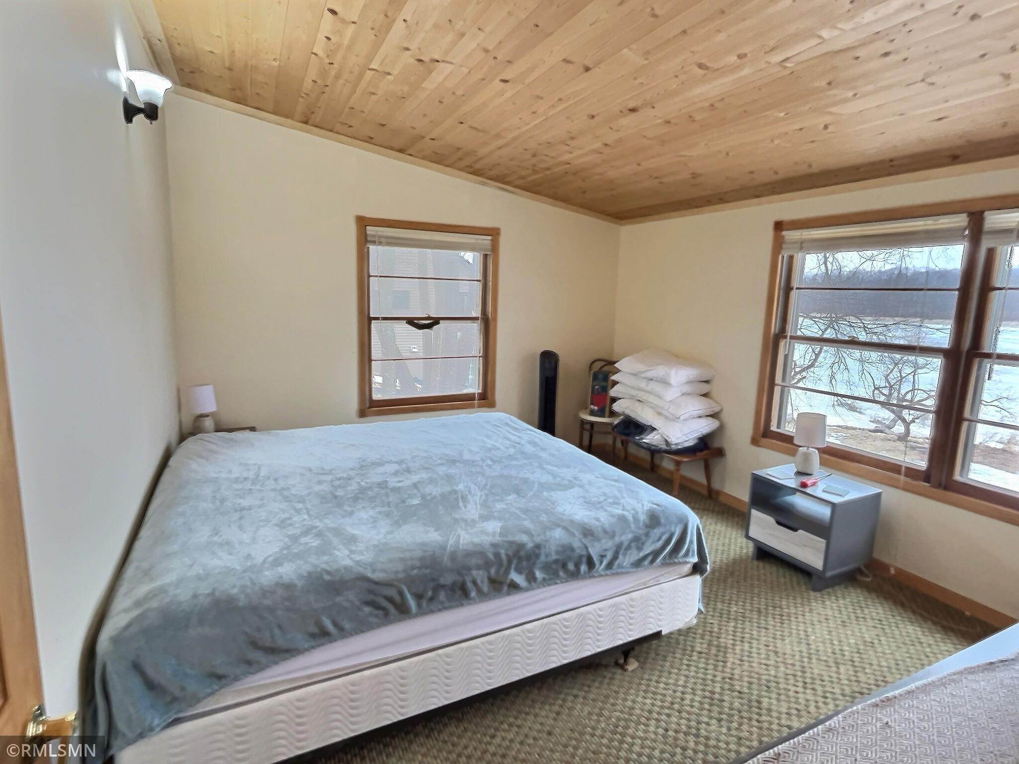 This is the 2nd lakeside bedroom with great views to Sylvia.