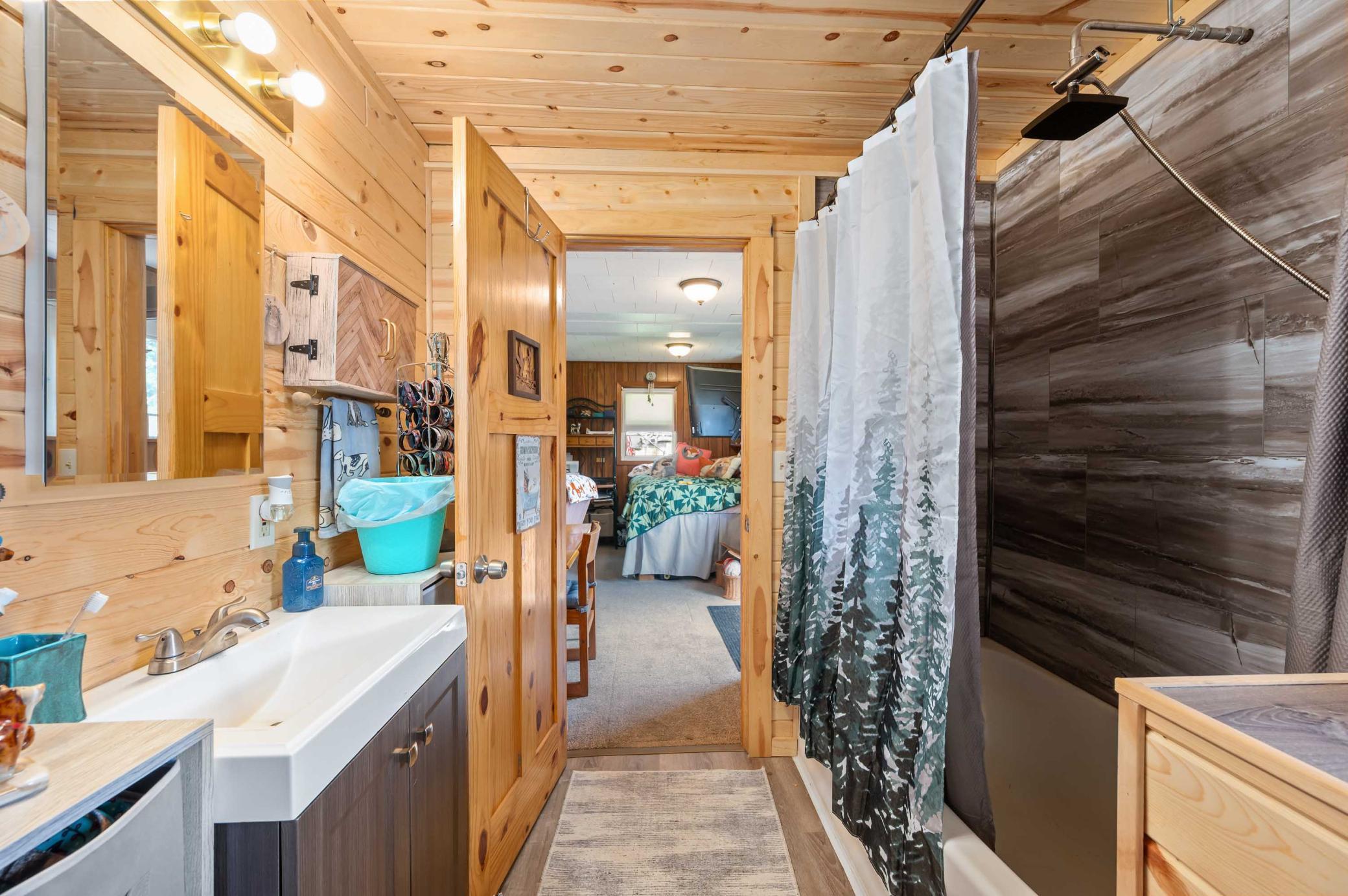 Main house - bathroom