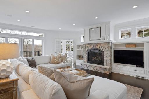 5121 Mirror Lakes Drive, Edina, MN 55436