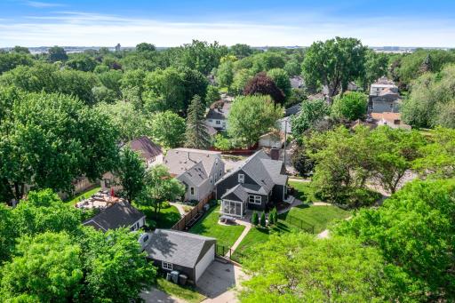 26-web-or-mls-5455 Shoreview Ave-21.jpg