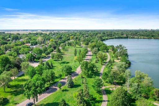 31-web-or-mls-5455 Shoreview Ave-45.jpg