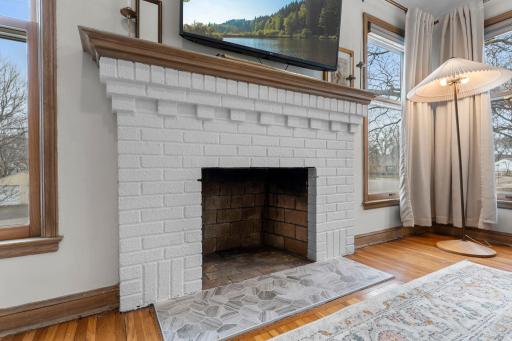 47-web-or-mls-5455 Shoreview Ave-98.jpg