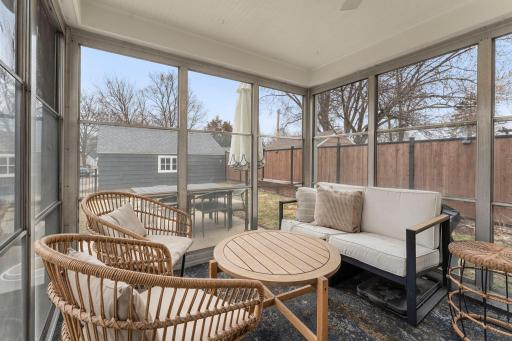 79-web-or-mls-5455 Shoreview Ave-58.jpg