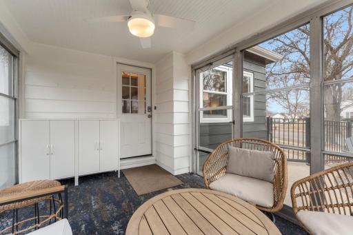 81-web-or-mls-5455 Shoreview Ave-68.jpg