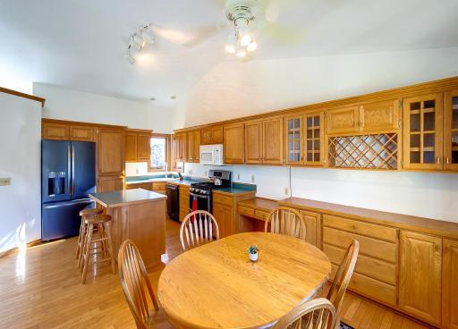 564 Monnens Avenue, Shakopee, MN 55379