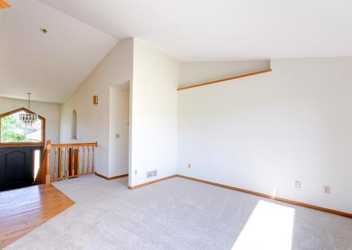 564 Monnens Avenue, Shakopee, MN 55379