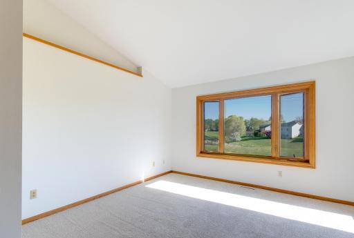 564 Monnens Avenue, Shakopee, MN 55379