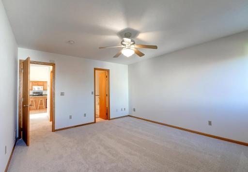 564 Monnens Avenue, Shakopee, MN 55379