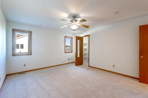 564 Monnens Avenue, Shakopee, MN 55379