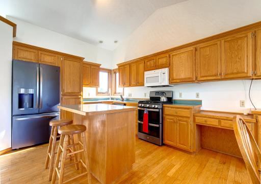 564 Monnens Avenue, Shakopee, MN 55379