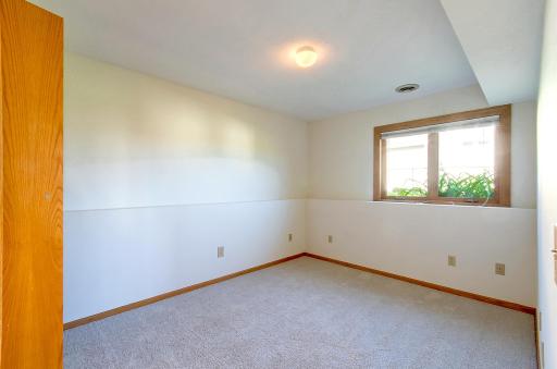 564 Monnens Avenue, Shakopee, MN 55379